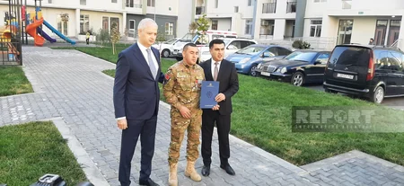 Gəncədə şəhid ailələrinə və müharibə əlillərinə 30 mənzil təqdim edilib