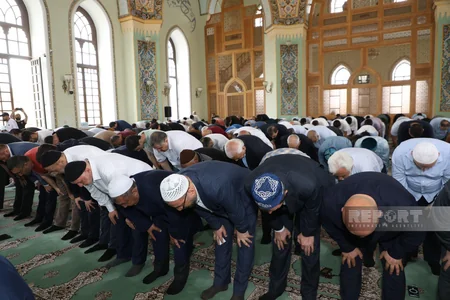 Eid al-Adha prayer held in Tazapir Mosque