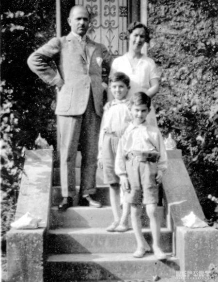 Ceyhun bəy Hacıbəyli, xanımı və iki oğlu Ceyhun və Timuçin