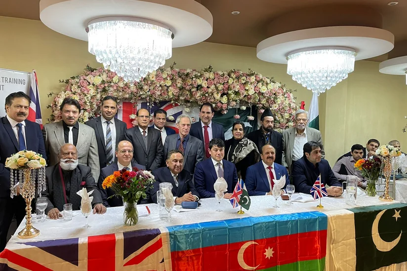 Londonda Pakistan icması ilə görüş keçirilib