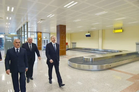 Prezident İlham Əliyev Naxçıvan Beynəlxalq Hava Limanının “Şərq Terminalı”nın yenidənqurmadan sonrakı vəziyyəti ilə tanış olub