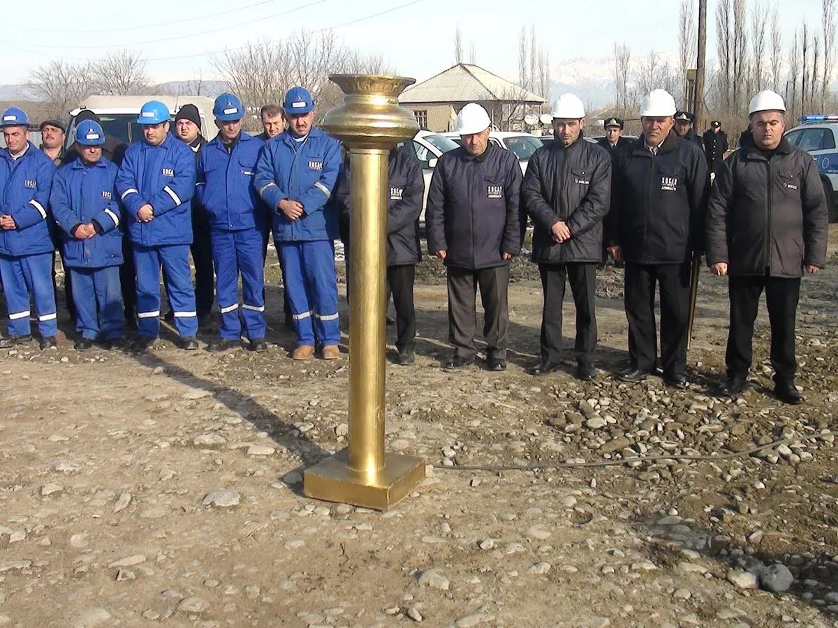 Şəki, Ağcabədi və Ağsu rayonlarının yaşayış məntəqələrinə qaz verilib