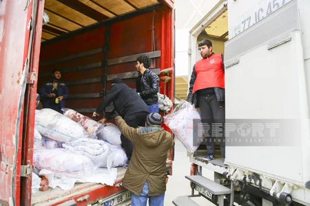 Zəlzələdən sonra Bakıdan Türkiyəyə 127 TIR humanitar yardım göndərilib