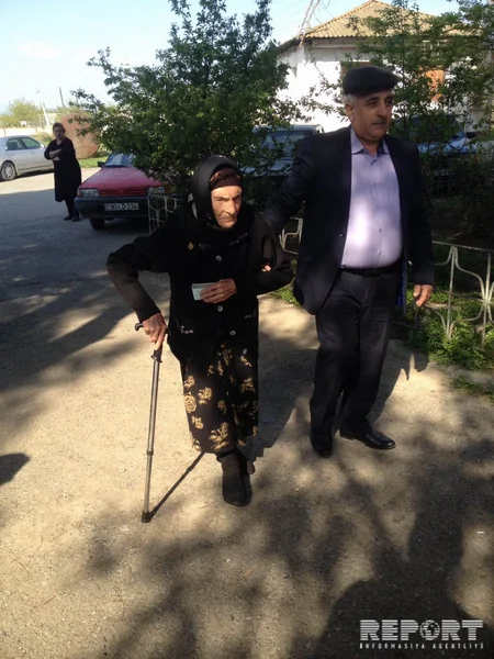 Azərbaycanın ən yaşlı seçicisi səs verib - FOTO