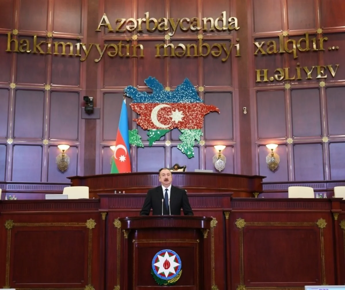 İlham Əliyev: Siyasi islahatlar partiyalararası geniş dialoq aparılmadan həyata keçirilə bilməz
