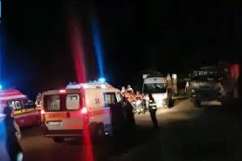 Rumıniyada hərbi maşın dərəyə aşıb, ölən və yaralananlar var - VİDEO