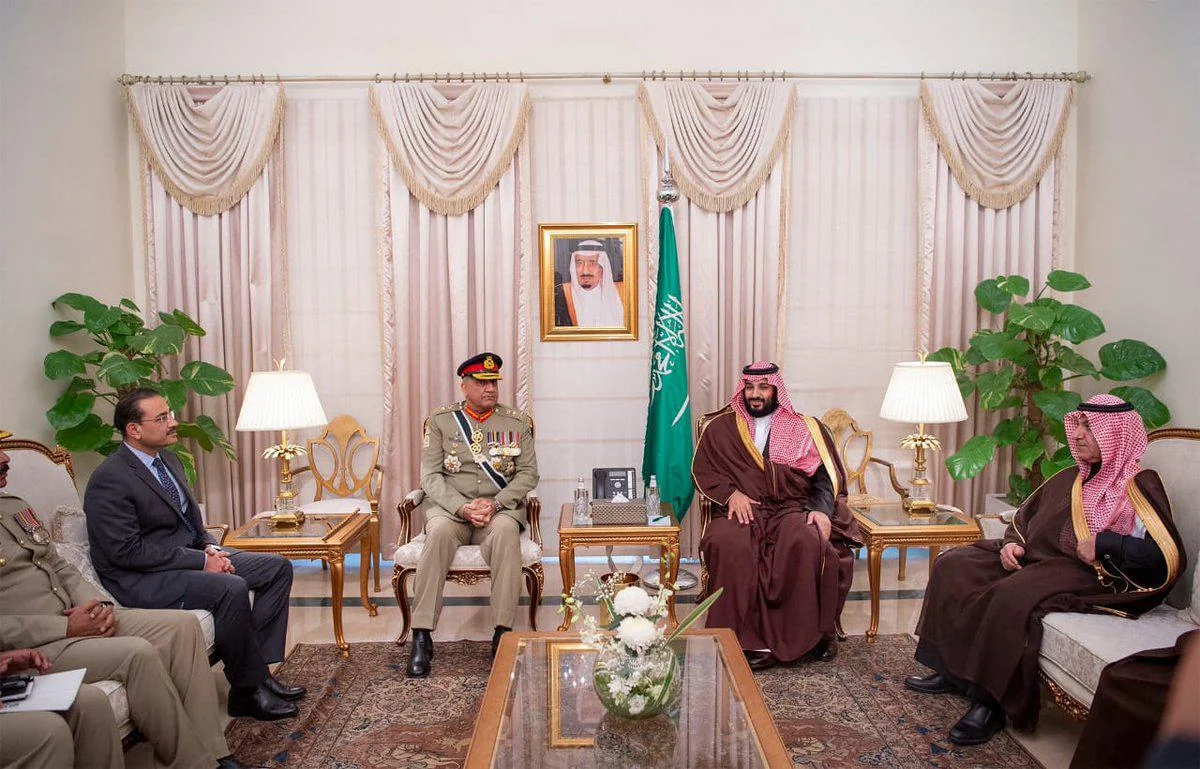 Saudi Crown Prince discusses defense cooperation with Pakistan Army Chief