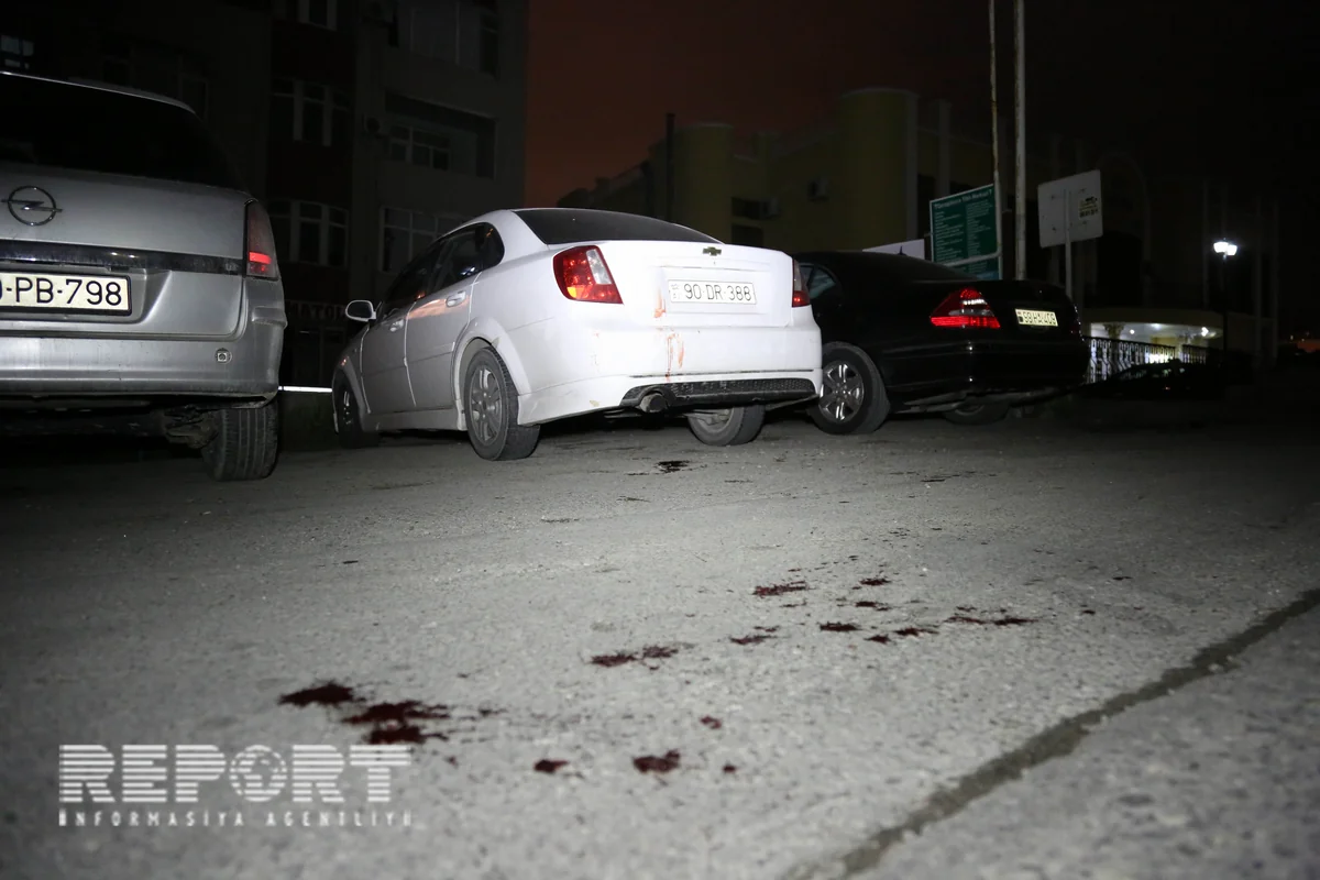 Bakıda sağlamlıq mərkəzinin qarşısında kütləvi dava düşüb, 2 nəfər bıçaqlanıb - YENİLƏNİB - FOTO - VİDEO