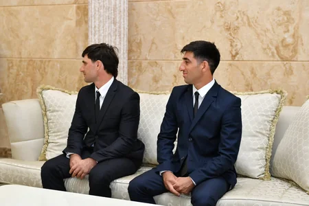 Avropa çempionatında gümüş medal qazanan Azərbaycan millisi təltif edilib