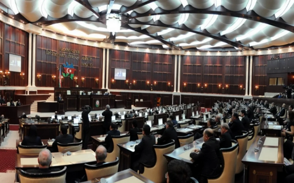 ​Azərbaycanda vəzifəli şəxslər tərəfindən dövlət sirrinin yayılmasına görə cəzalar sərtləşdirilir