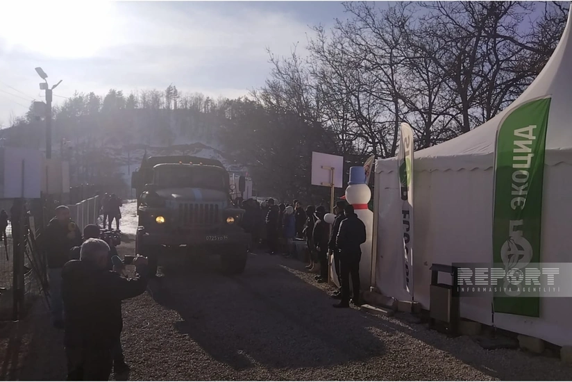 Bu gün Xankəndi-Laçın yolunda sülhməramlıların 32 avtomobili maneəsiz keçib  - VİDEO - YENİLƏNİB-8