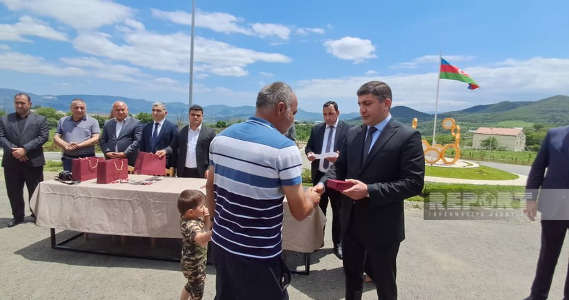 Очередным группам переселенцев в Ходжалы и село Баллыджа вручены ключи от квартир