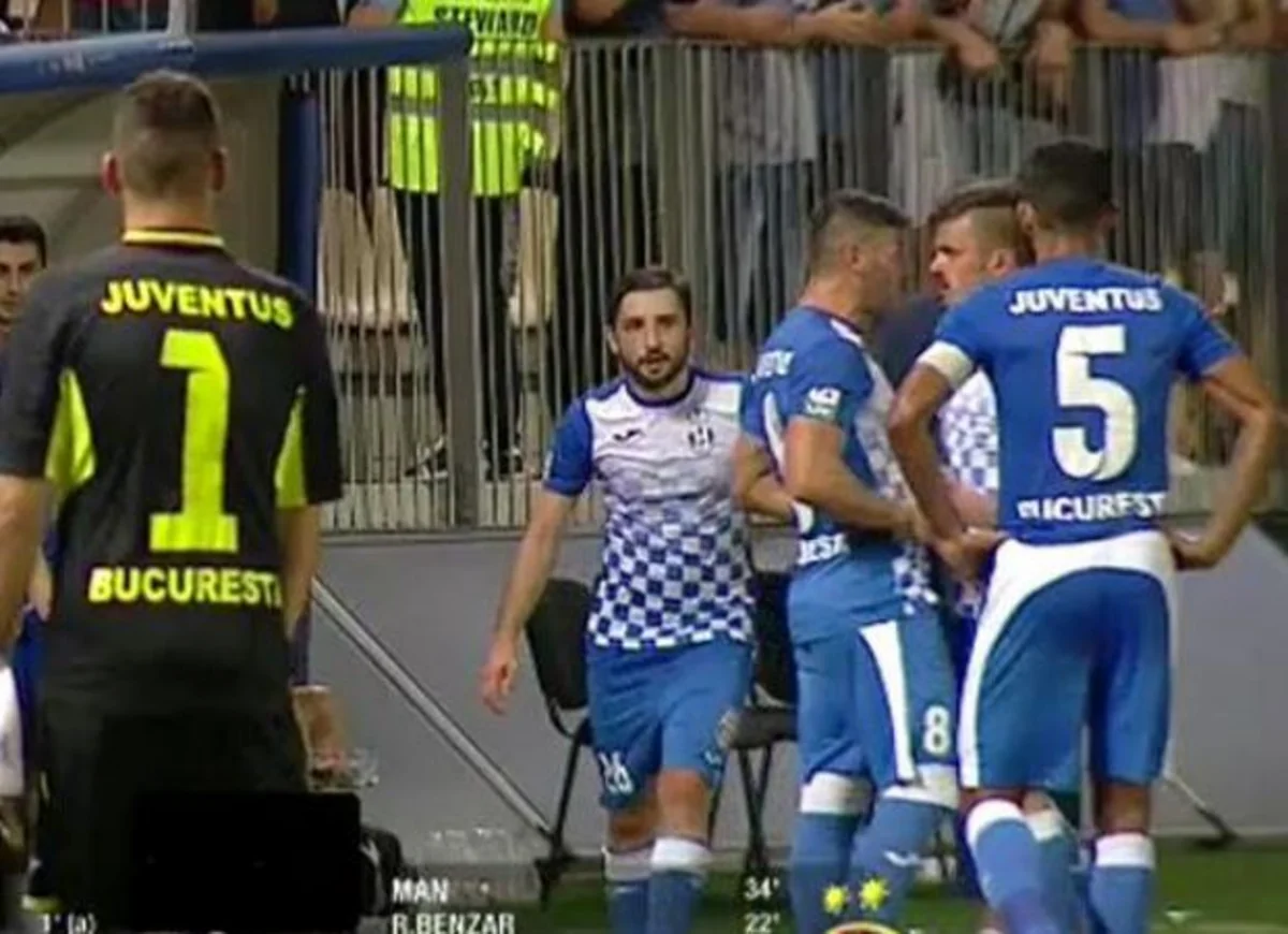 Romanian footballer confronts teammate as he not scored penalty - VIDEO