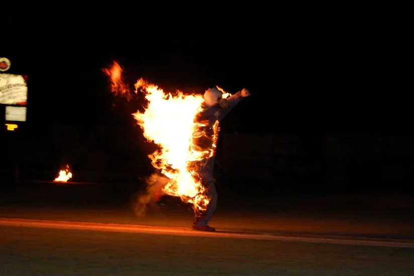 Keçmiş arvadını benzin töküb yandıran şəxsə 14 il həbs cəzası verildi