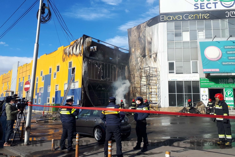 Strong fire inside Tbilisi's Eliava Market extinguished