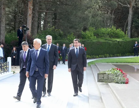 State and government officials commemorate Great Leader Heydar Aliyev - PHOTOS