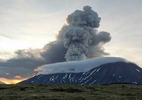 Krasheninnikov volcano in Kamchatka ejects ash to 6 km altitude