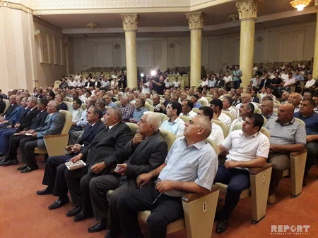 Azərbaycanda sınaq məqsədi ilə rəngli pambıq əkilib