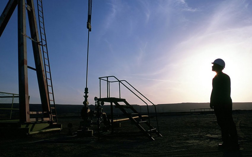 SOCAR reconstructs Oil Rocks platform