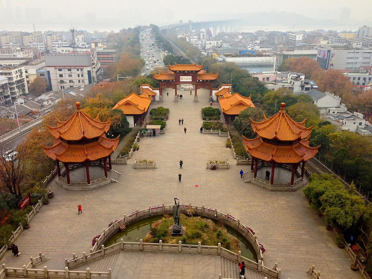 Çin Hubey əyalətindəki iki aylıq karantinə son verdi