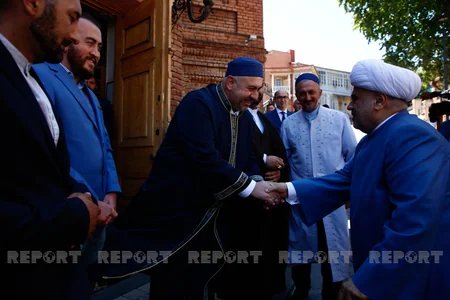 Allahşükür Paşazadə Tbilisi Cümə məscidini ziyarət edib