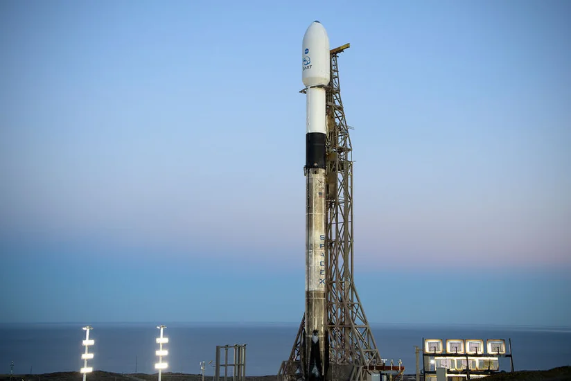 SpaceX запустила ракету с партией спутников Starlink