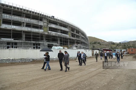 Foreign diplomats view construction of settlement, educational complex in Azerbaijan's Kalbajar
