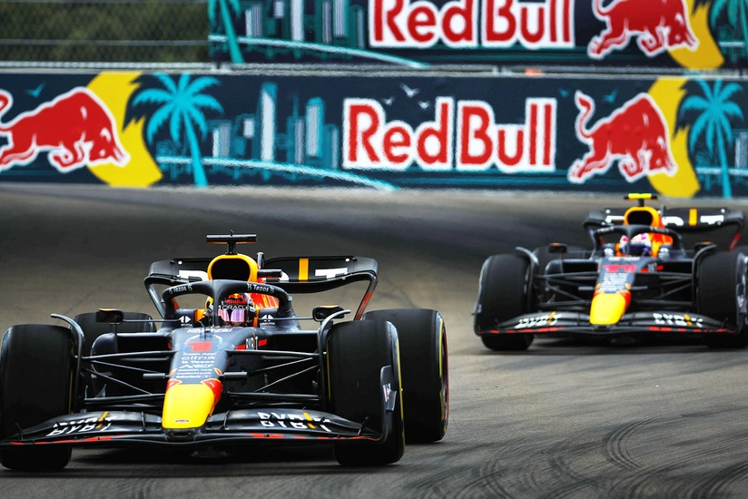 Команда Формулы-1 Ред Булл досрочно выиграла Кубок конструкторов