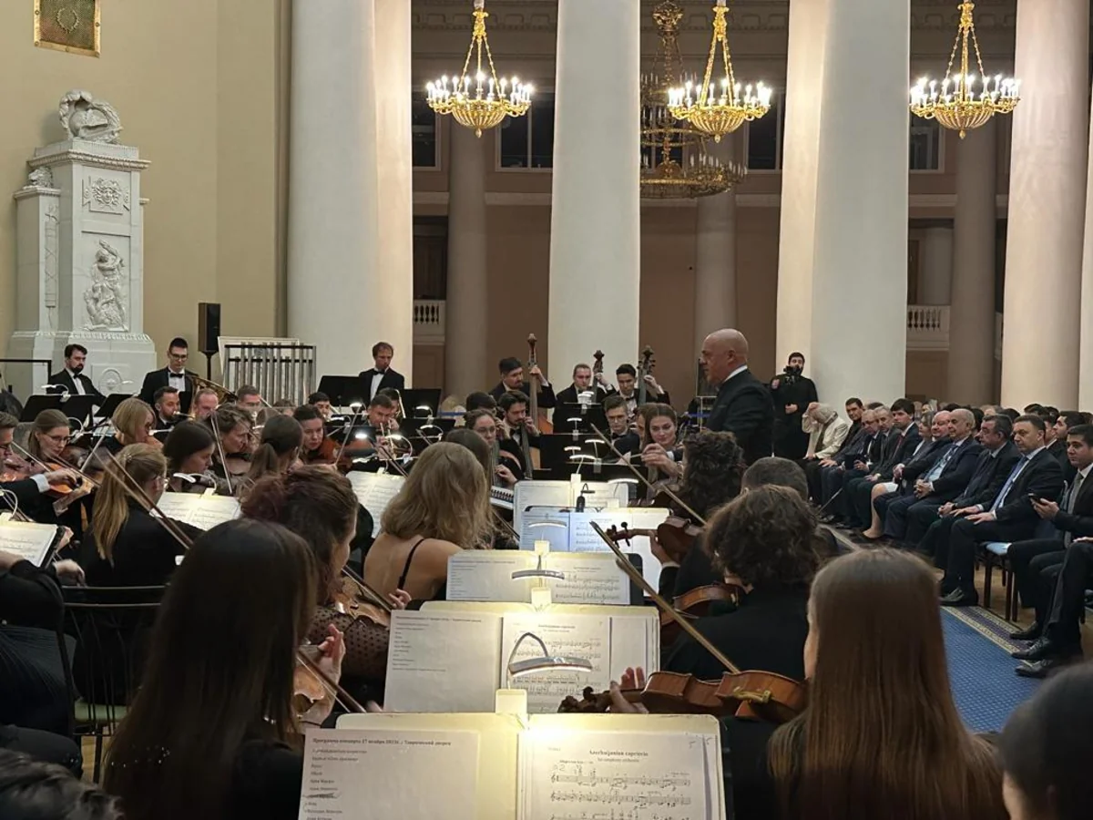 Sankt-Peterburqda Heydər Əliyevin 100 illiyi münasibətilə klassik konsert gecəsi təşkil edilib