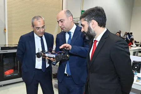 SAF 2023-ün üçüncü günündə dövlət rəsmiləri yarışları izləyiblər 