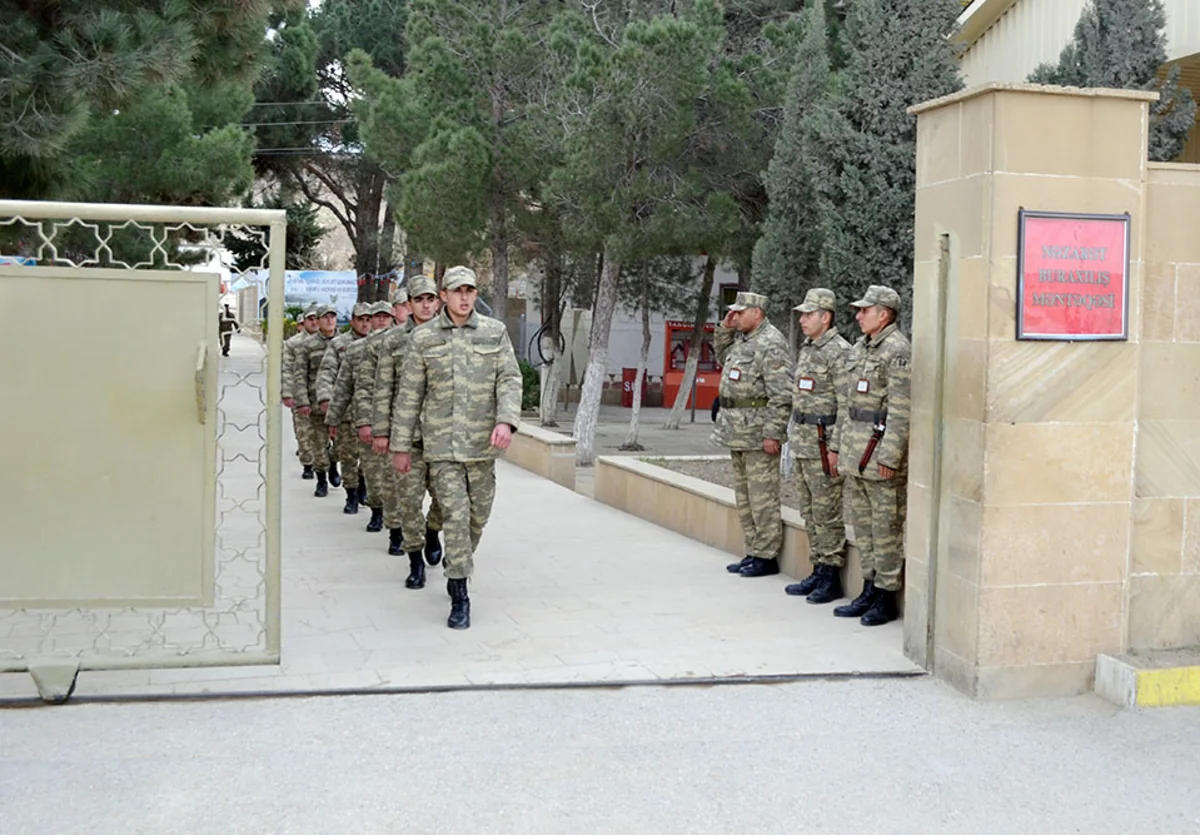 Azərbaycan Ordusunun bir qrup hərbçisi ehtiyata buraxılıb