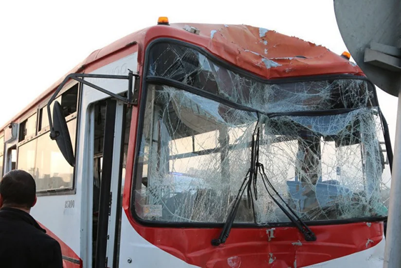Bakıda sərnişin avtobusu yol qəzasına uğrayıb