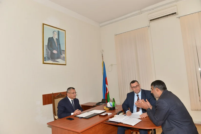 Məcburi köçkünlərin problemlərinin həlli ilə bağlı Qaçqınkomun strukturlarına tapşırıqlar verilib