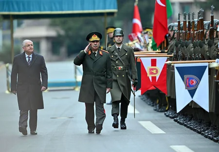 Azərbaycan və Türkiyənin müdafiə nazirləri hərbi əməkdaşlıq məsələsini müzakirə ediblər- YENİLƏNİB