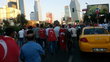 ​Türkiyə xalqı ölkənin birliyi uğrunda meydanlara axın edir - FOTOREPORTAJ