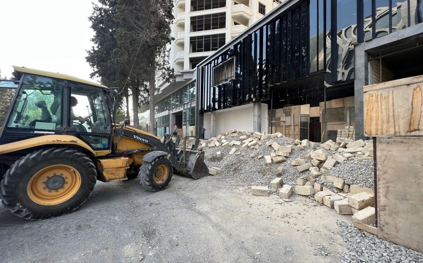 Bakıda məşhur ticarət mərkəzinin yaxınlığında qanunsuz tikintinin qarşısı alınıb