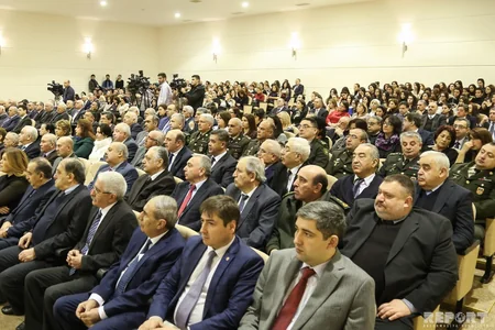 Dövlət Həkimləri Təkmilləşdirmə İnstitutunda Əziz Əliyevin 120 illik yubileyinə həsr olunan konfrans keçirilib