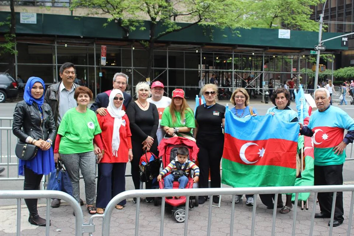 Nyu-Yorkda keçirilən türk yürüşündə Bakı-2015 stendi nümayiş etdirilib - FOTO