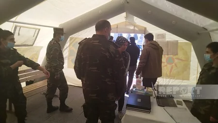 Глава ИВ района Девели посетил мобильные полевые госпитали МЧС Азербайджана в Кахраманмараше