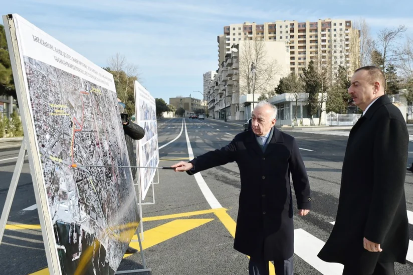 ​Prezident İlham Əliyev Xətai rayonunda yolların yenidənqurmadan sonrakı vəziyyəti ilə tanış olub