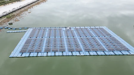 Bakıda Böyükşor gölü üzərində pilot günəş enerjisi qurğusu istismara verilib