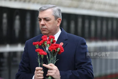 Azərbaycan xalqı şəhidlərini yad edir