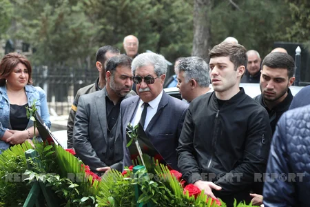 Xalq artisti Vaqif Əsədov dəfn edilib - YENİLƏNİB-2