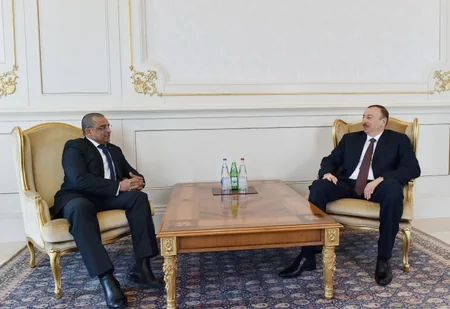 ​İlham Əliyev ölkəmizə yeni təyin olunmuş səfirlərin etimadnamələrini qəbul edib
