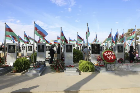 İkinci Fəxri xiyabanda Vətən müharibəsinin ildönümü ilə əlaqədar anım mərasimi başlayıb -YENİLƏNİB