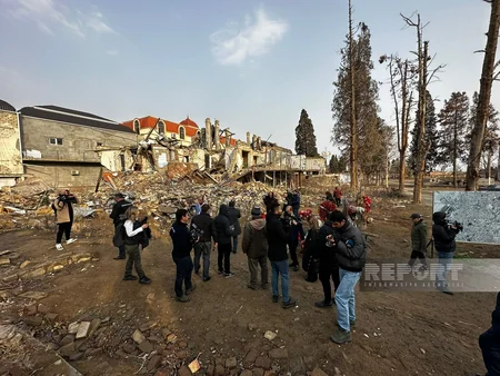 Foreign journalists visit sites of rocket attacks in Ganja