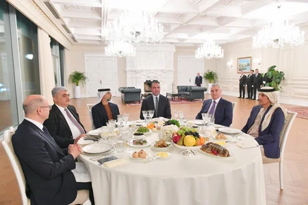 Prezident İlham Əliyevin adından BƏƏ liderinin şərəfinə rəsmi ziyafət verilib