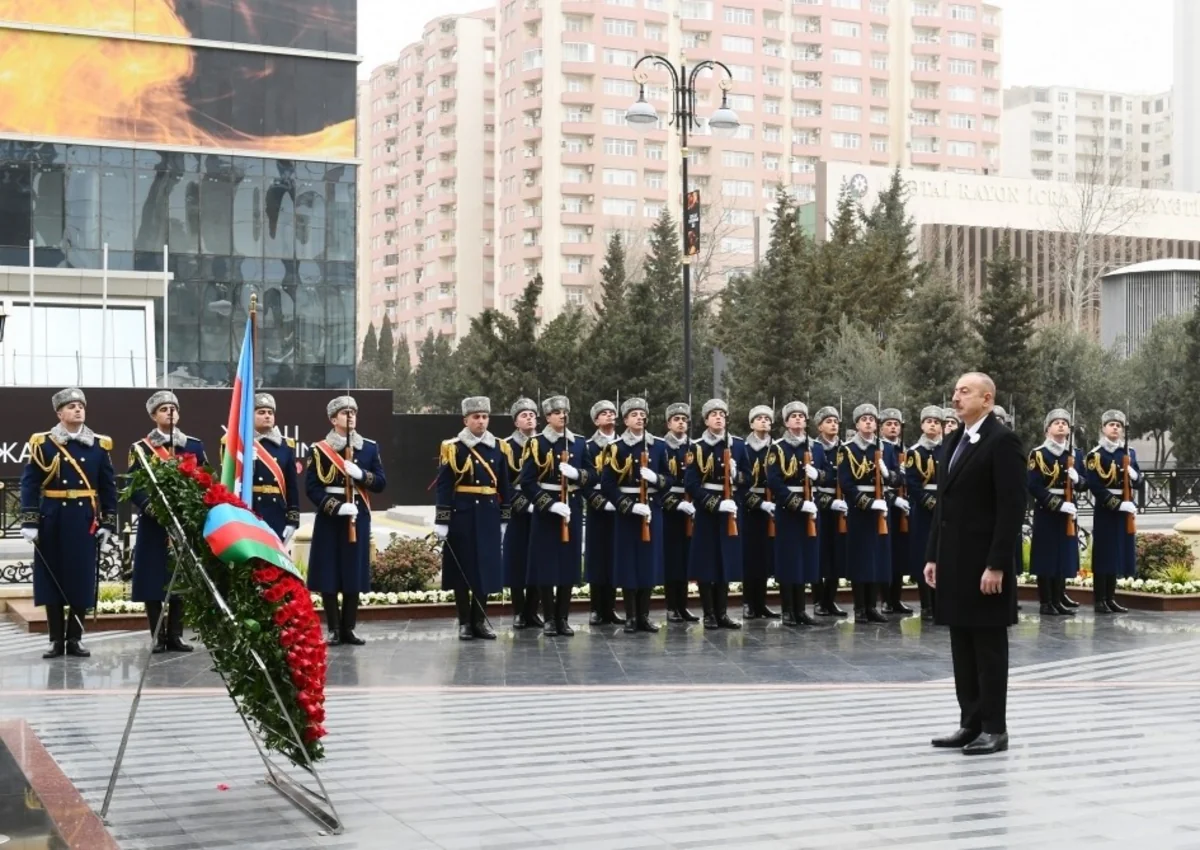İlham Əliyev və Mehriban Əliyeva Xocalı abidəsini ziyarət edib - YENİLƏNİB