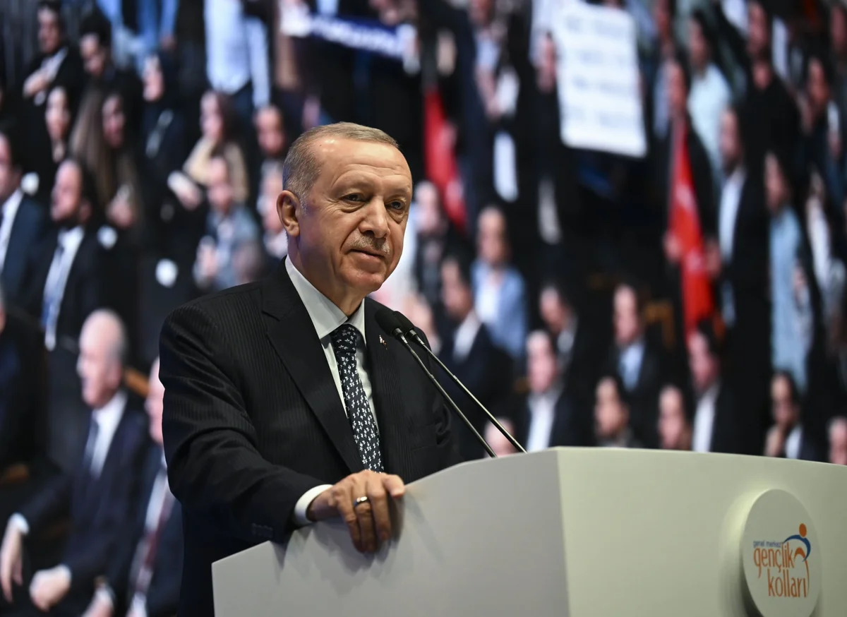 Canlı yayımda halı pisləşən Ərdoğan səhhəti ilə bağlı açıqlama verib - YENİLƏNİB