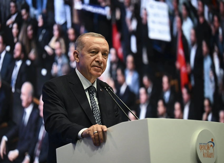 Canlı yayımda halı pisləşən Ərdoğan səhhəti ilə bağlı açıqlama verib - YENİLƏNİB